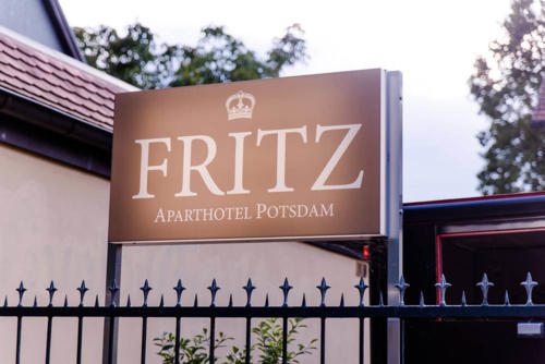 FRITZ-Aparthotel-Potsdam-Babelsberg-Weberplatz-Eingang